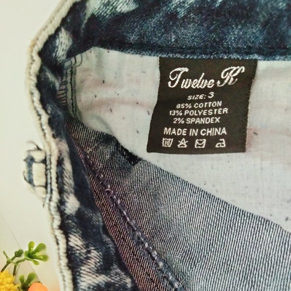 Acid Wash Twelve K Womens Destroyed Jeans - Picture 5 of 15